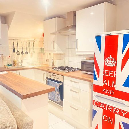 Stunning, Stylish Garden Flat In The Heart Of Wimbledon Leilighet London Eksteriør bilde